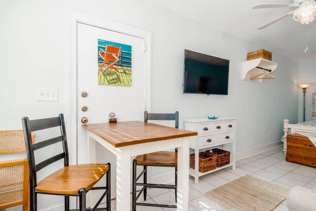 Why Knot Getaway...Rooftop With Waterview! Unit D Beaufort Eksteriør billede
