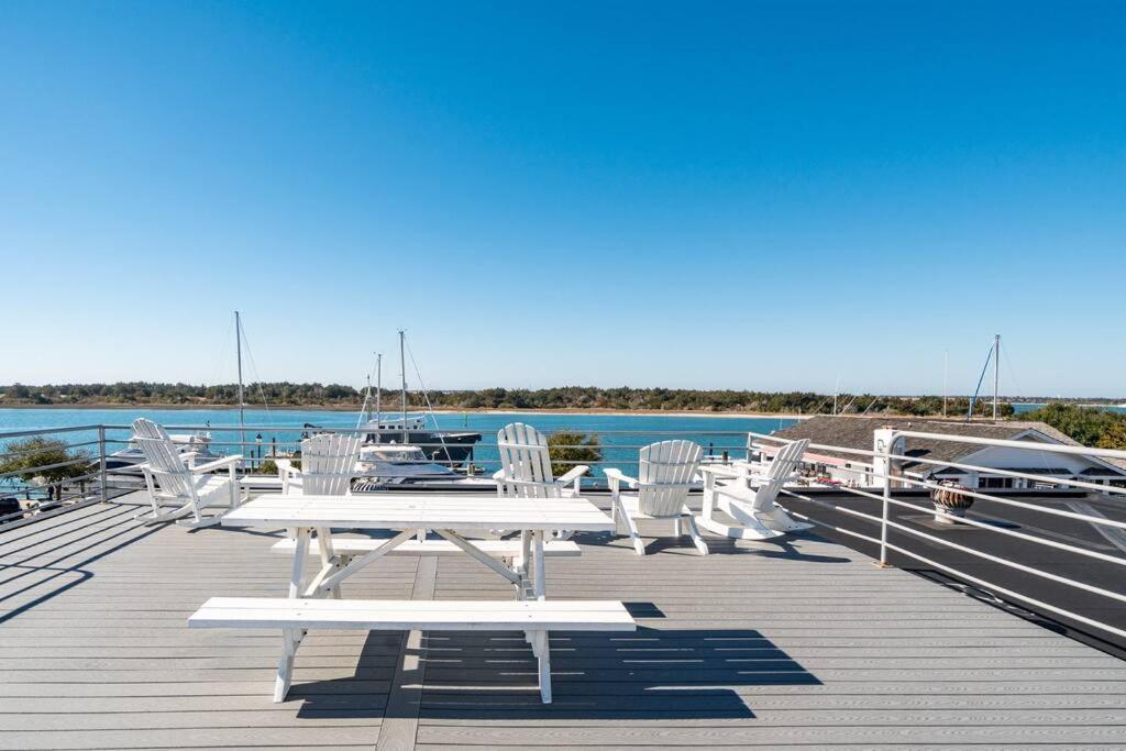 Why Knot Getaway...Rooftop With Waterview! Unit D Beaufort Eksteriør billede