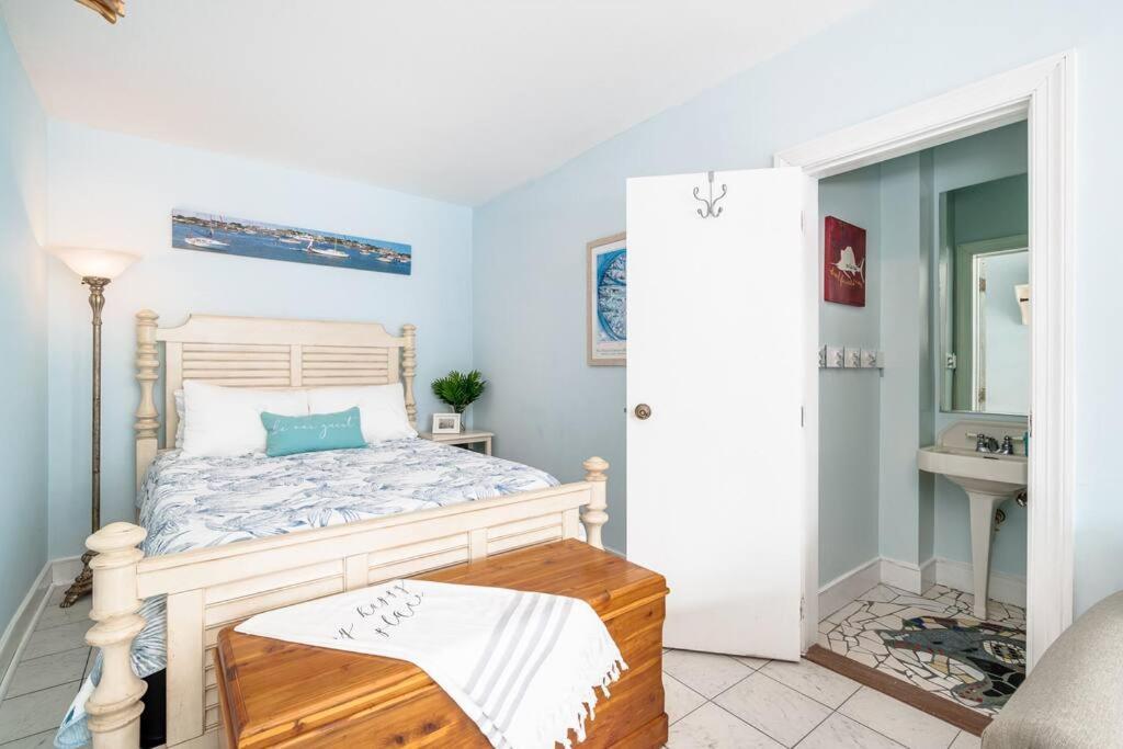 Why Knot Getaway...Rooftop With Waterview! Unit D Beaufort Eksteriør billede