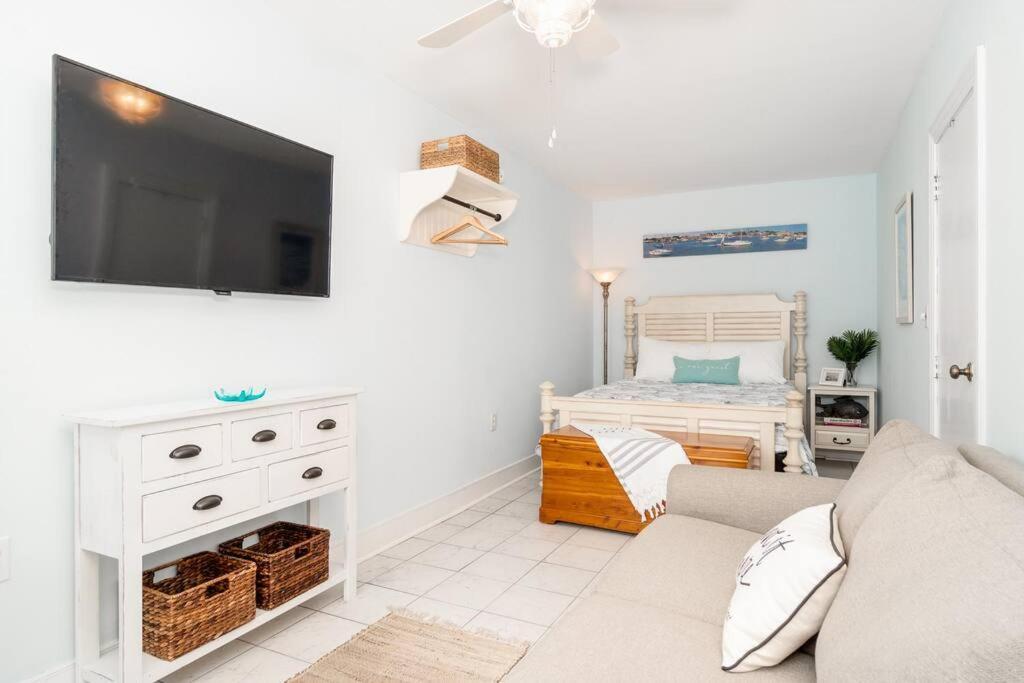 Why Knot Getaway...Rooftop With Waterview! Unit D Beaufort Eksteriør billede